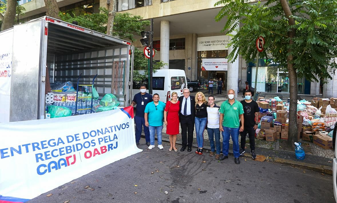 Caarj Entrega 15 Toneladas De Doações Em Petrópolis